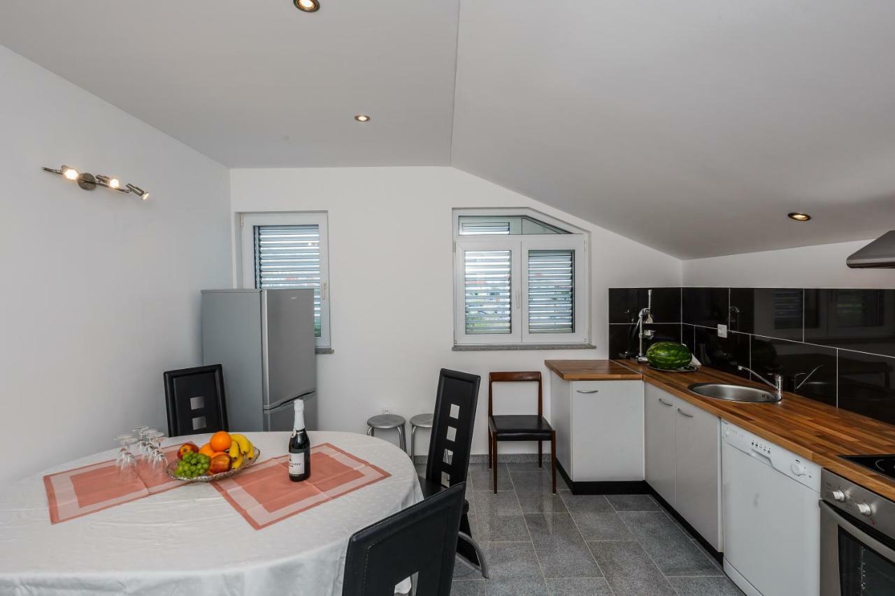 Apartman Lucija Kaštela Zewnętrze zdjęcie