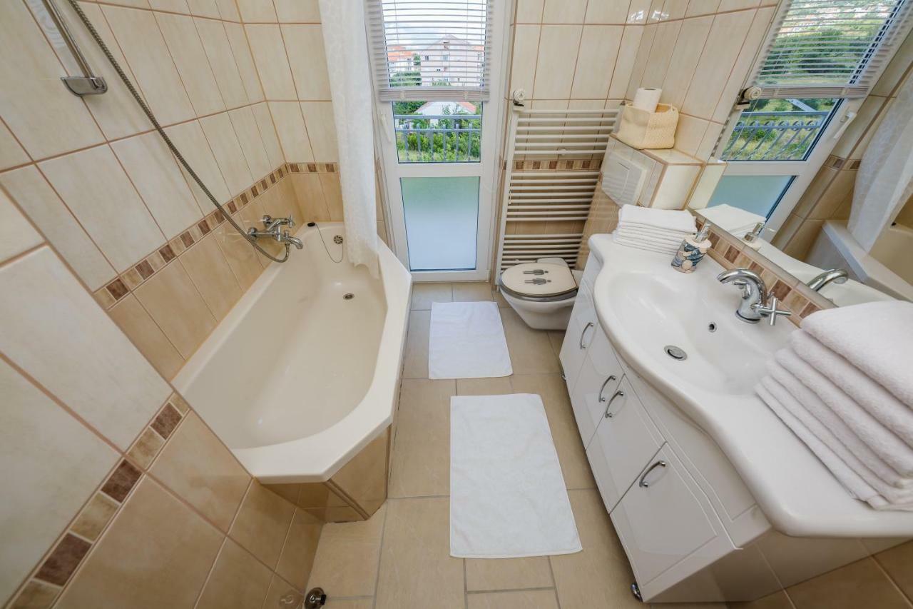 Apartman Lucija Kaštela Zewnętrze zdjęcie