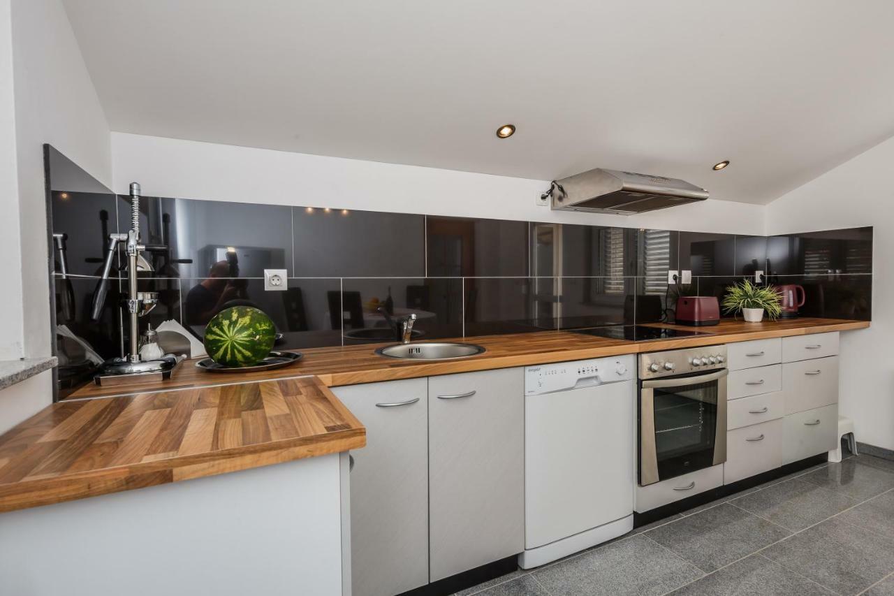 Apartman Lucija Kaštela Zewnętrze zdjęcie