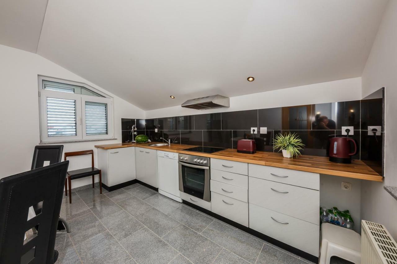 Apartman Lucija Kaštela Zewnętrze zdjęcie