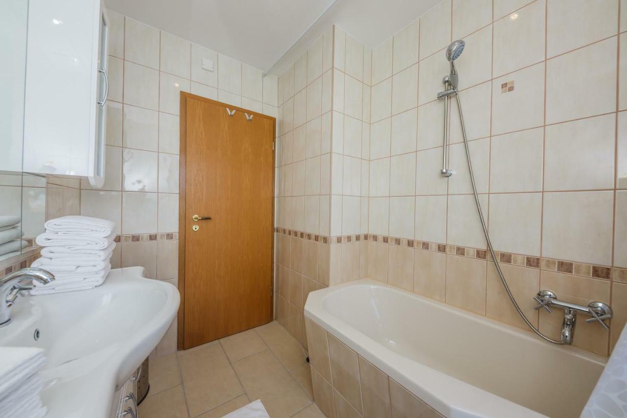 Apartman Lucija Kaštela Zewnętrze zdjęcie